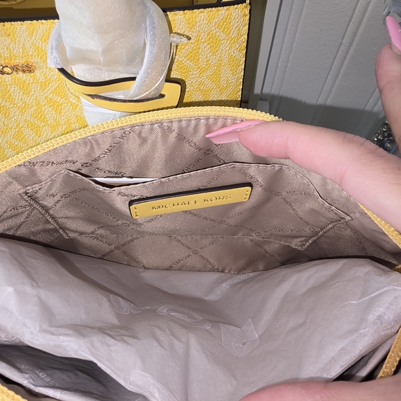 NWT Michael Kors Yellow Women's Bag Set - Picture 9 of 10